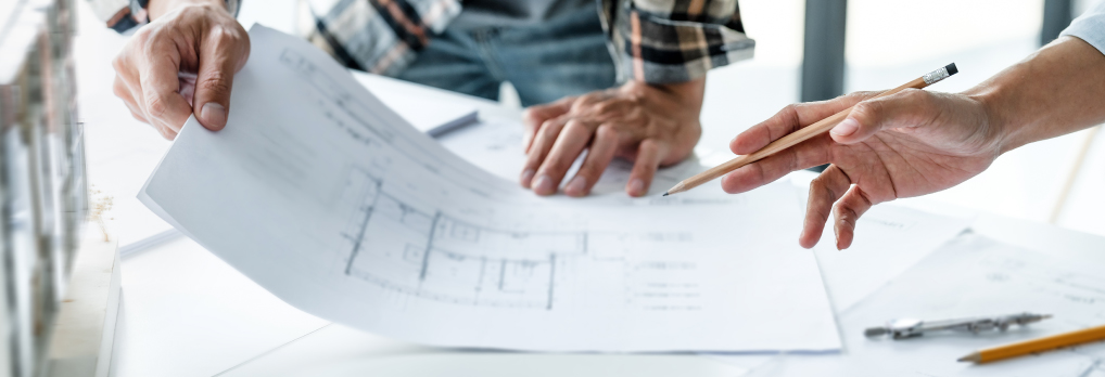 話し合う人たち